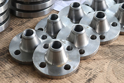 Brides de tuyau industrielles