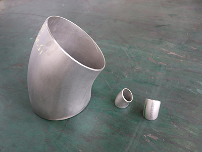 Coude de tuyau sans soudure 45° en inox